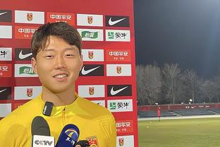 ?李毅：你TM不是和韩国日本踢平 新加坡连传接球都不会